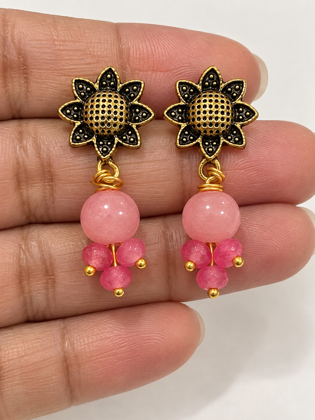 AABHA. PADAMRAG Pink Onyx 26-Inch Long Mala with Antique Gold Floral Earrings